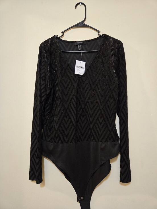 Forever 21 Tops - NWT Forever 21 Size 2X Black Glitter Chevron Bodysuit Plunging V-Neck